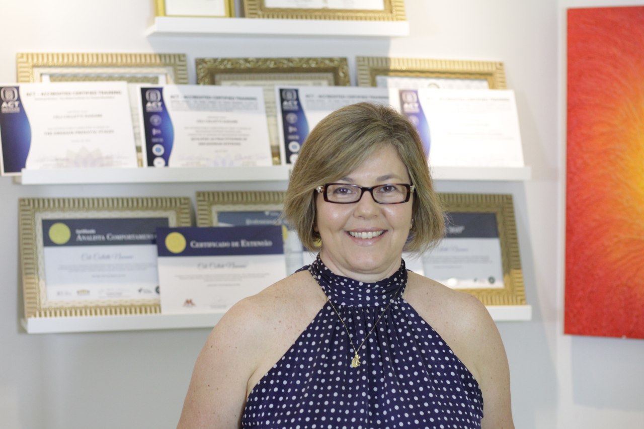 Celi Naname, hipnoterapeuta especialista em Hipnose Ericksoniana